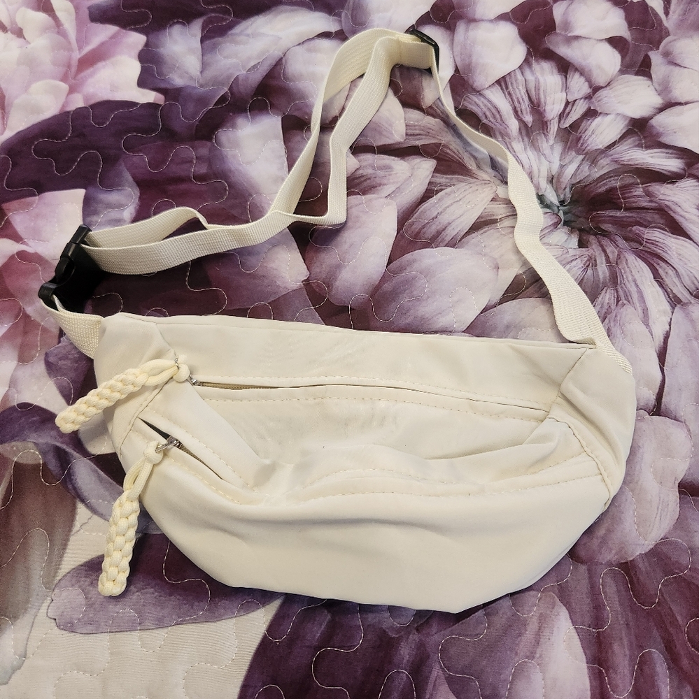 Nwot Stylish Cream Fanny Bag